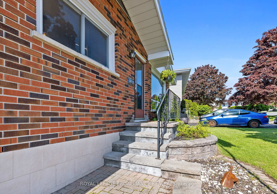 24-patrick-street-quinte-west-ontario-x12256365