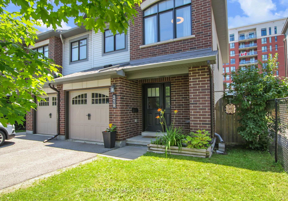 219-mancini-way-ottawa-ontario-x12256542