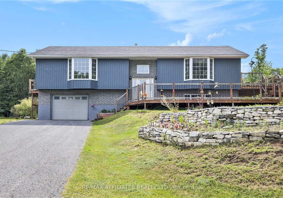 13481-38-highway-central-frontenac-ontario-x12256781