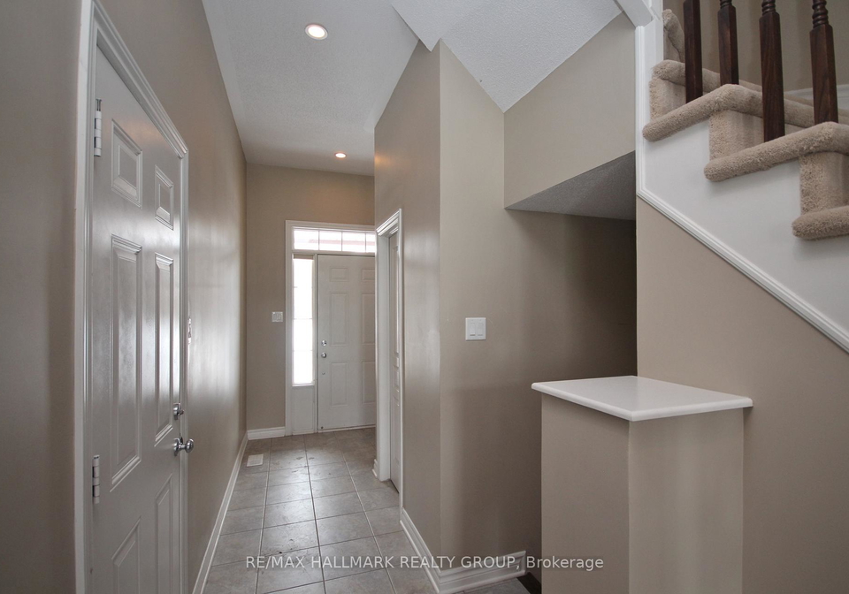 17-madelon-drive-ottawa-ontario-x12256817