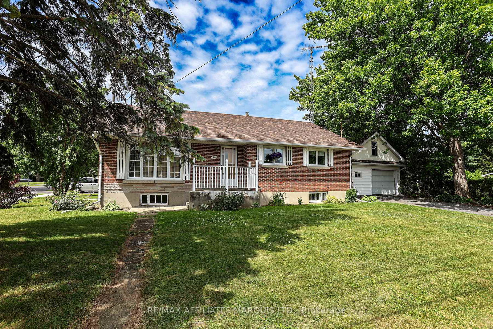 30-stlawrence-avenue-south-dundas-ontario-x12257048