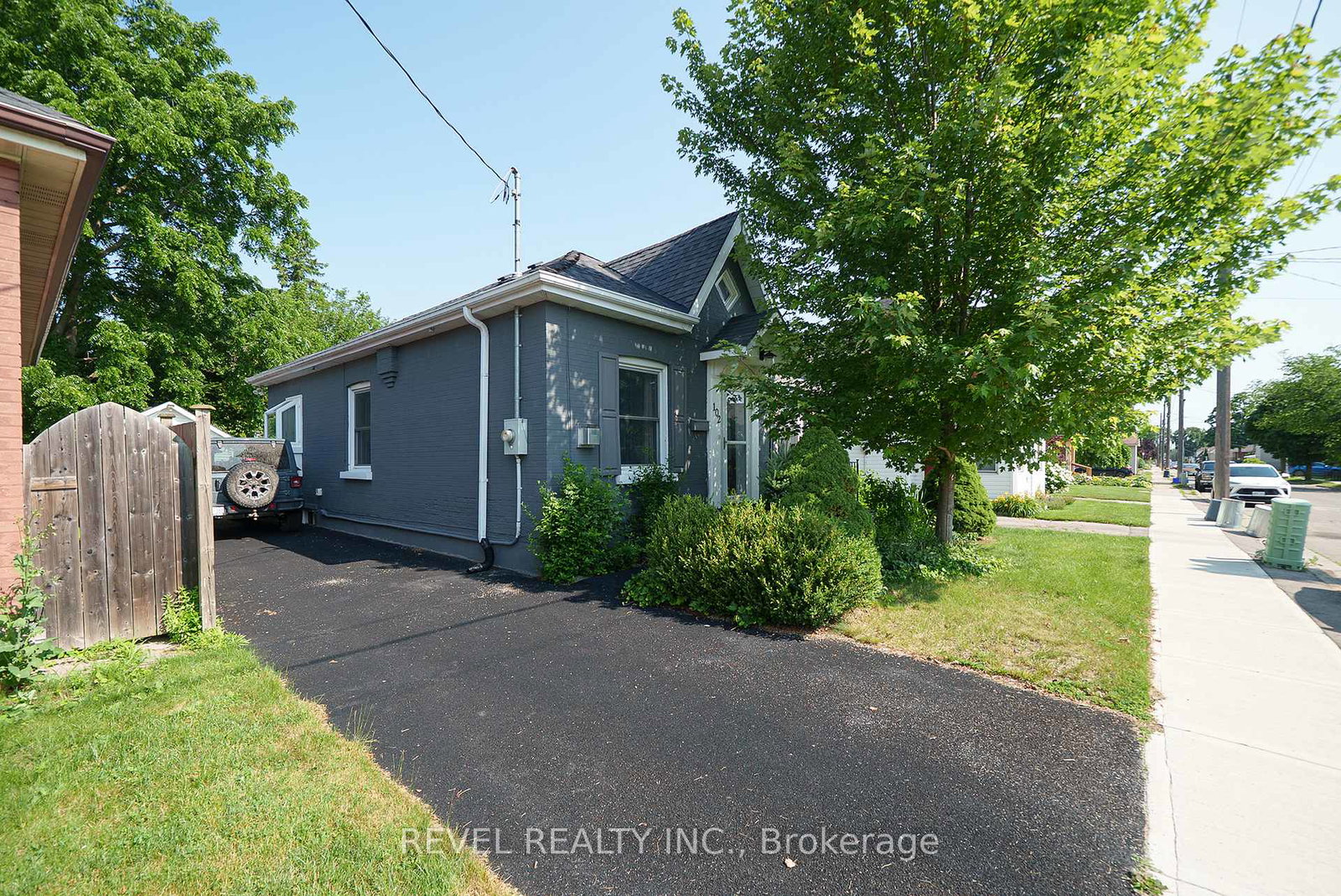 102-sydenham-street-brantford-ontario-x12257143
