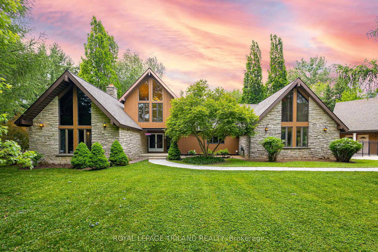 3812-bannerd-drive-perth-south-ontario-x12258102