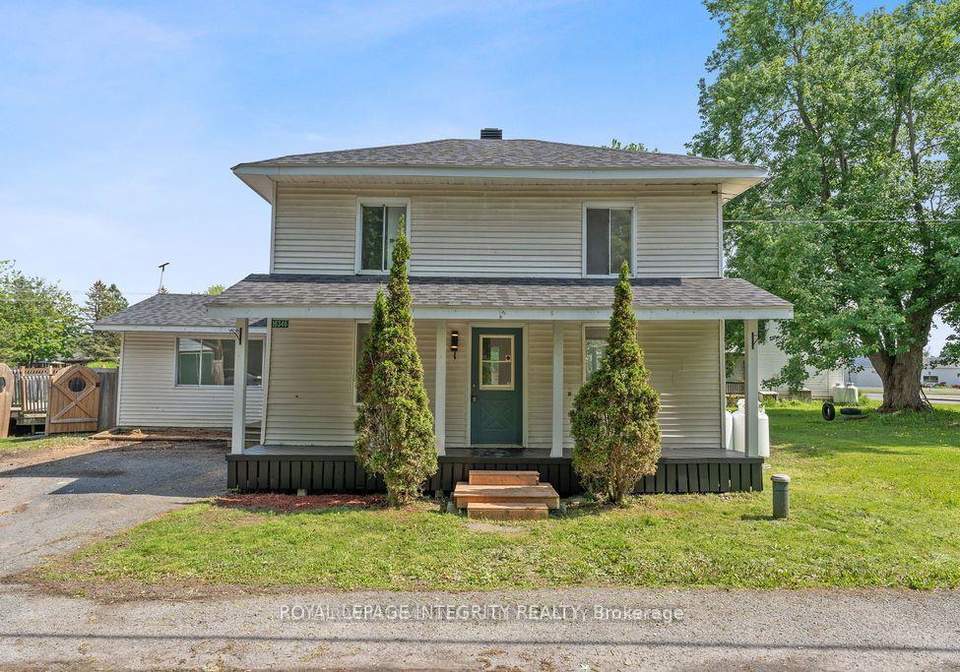 16346-centennial-drive-north-stormont-ontario-x12258295