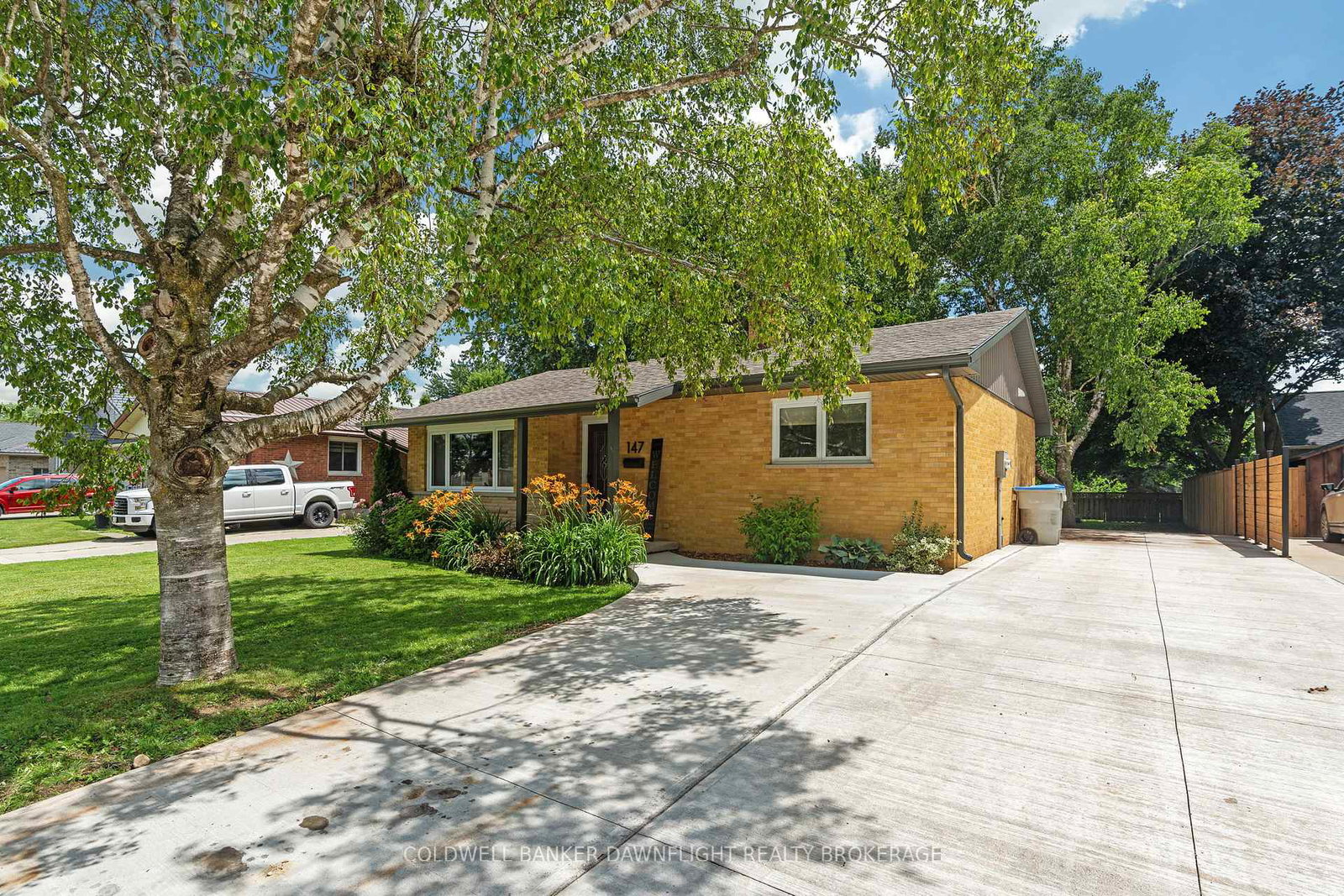 147-sanders-street-e-south-huron-ontario-x12258732