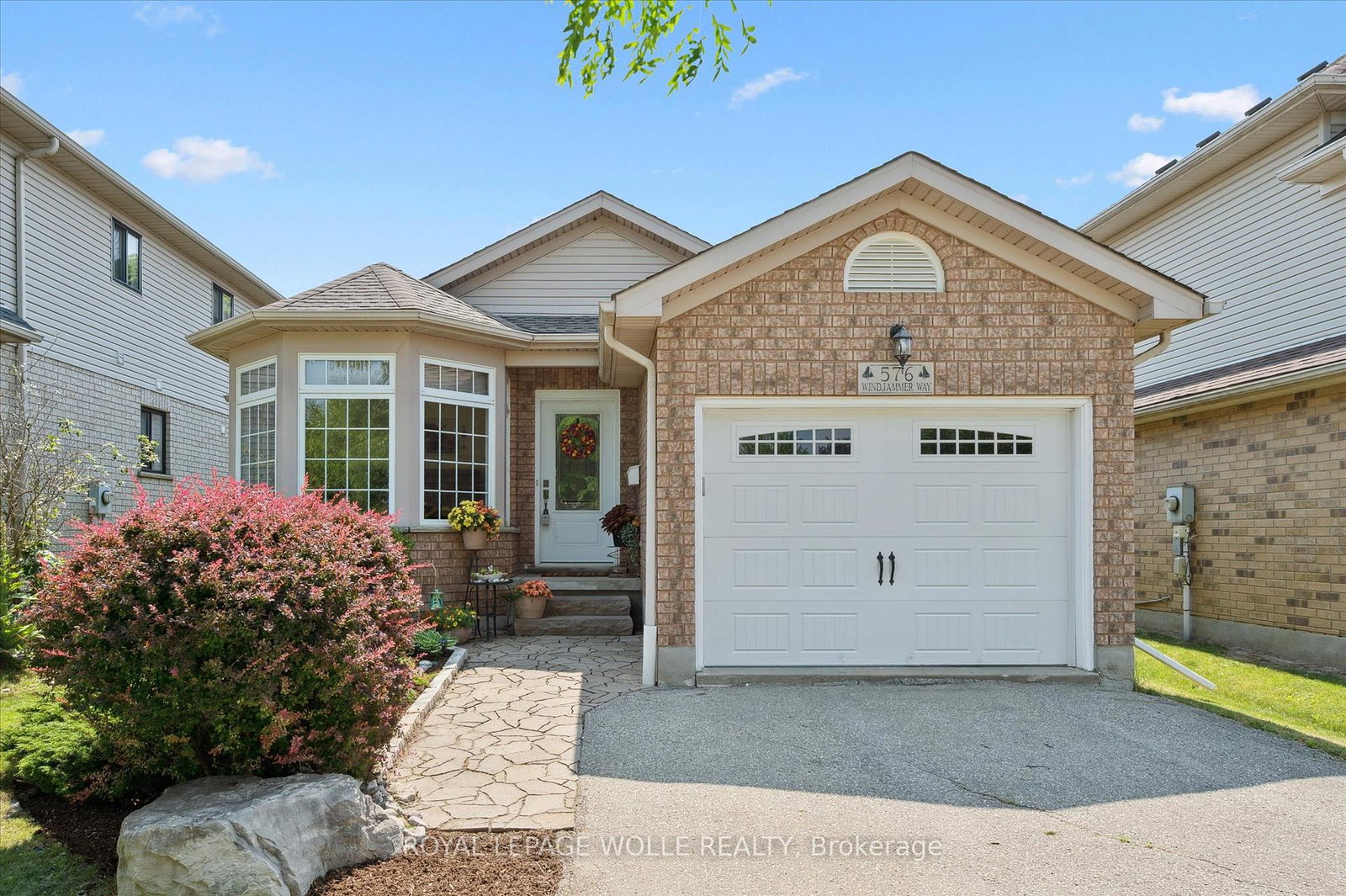 576-windjammer-way-waterloo-ontario-x12259034