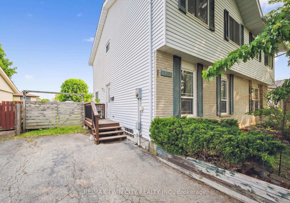148-northlake-drive-waterloo-ontario-x12259046