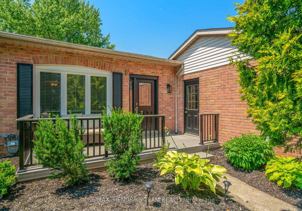 106-stoney-brook-crescent-st-catharines-ontario-x12259089