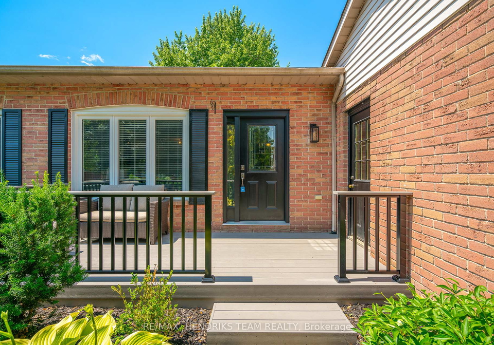 106-stoney-brook-crescent-st-catharines-ontario-x12259089