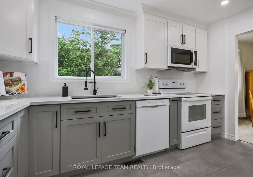 22-hewitt-way-kanata-ontario-x12259147