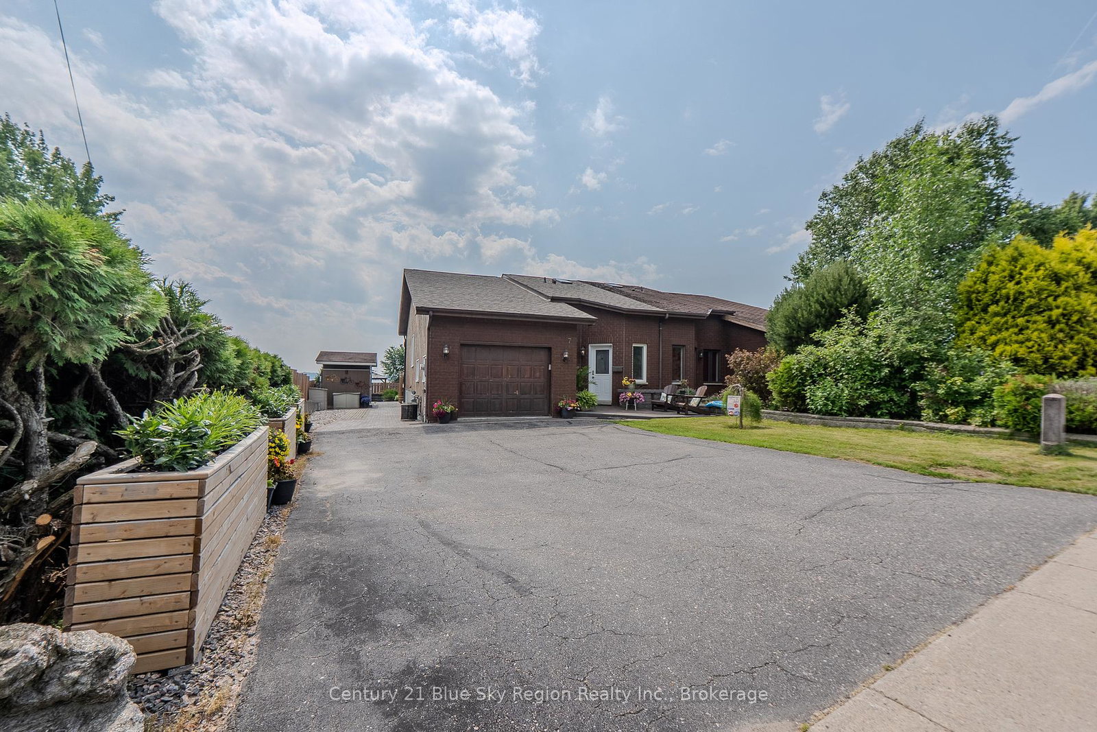 687-main-street-s-callander-ontario-x12259231