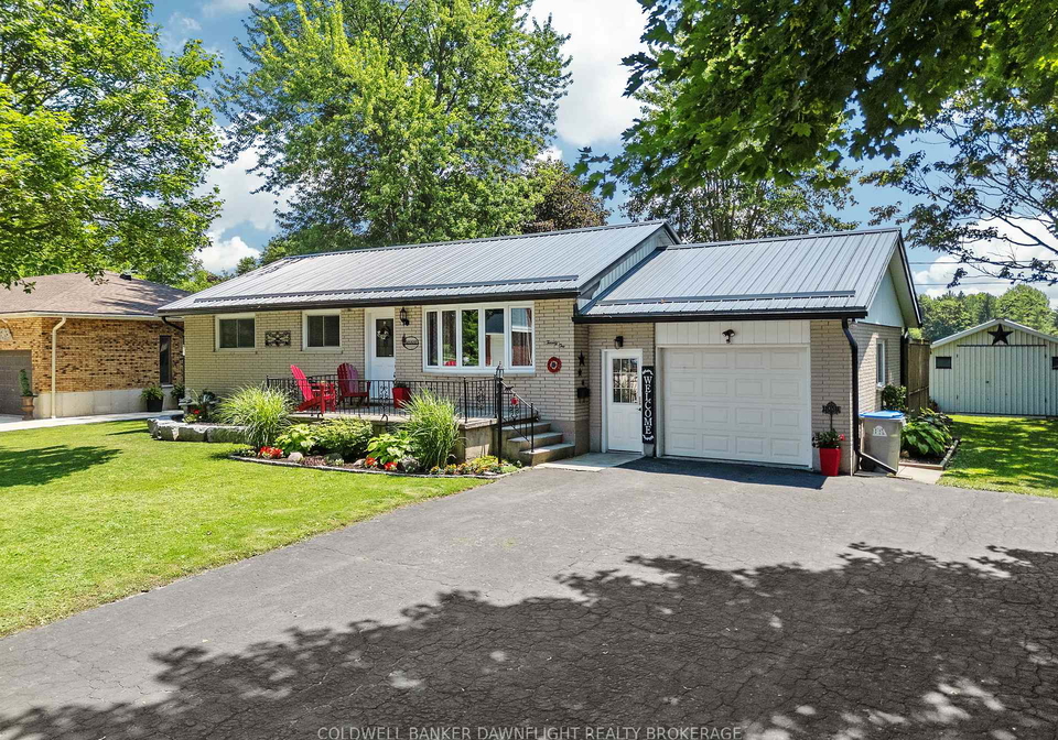 21-york-crescent-bluewater-ontario-x12259541