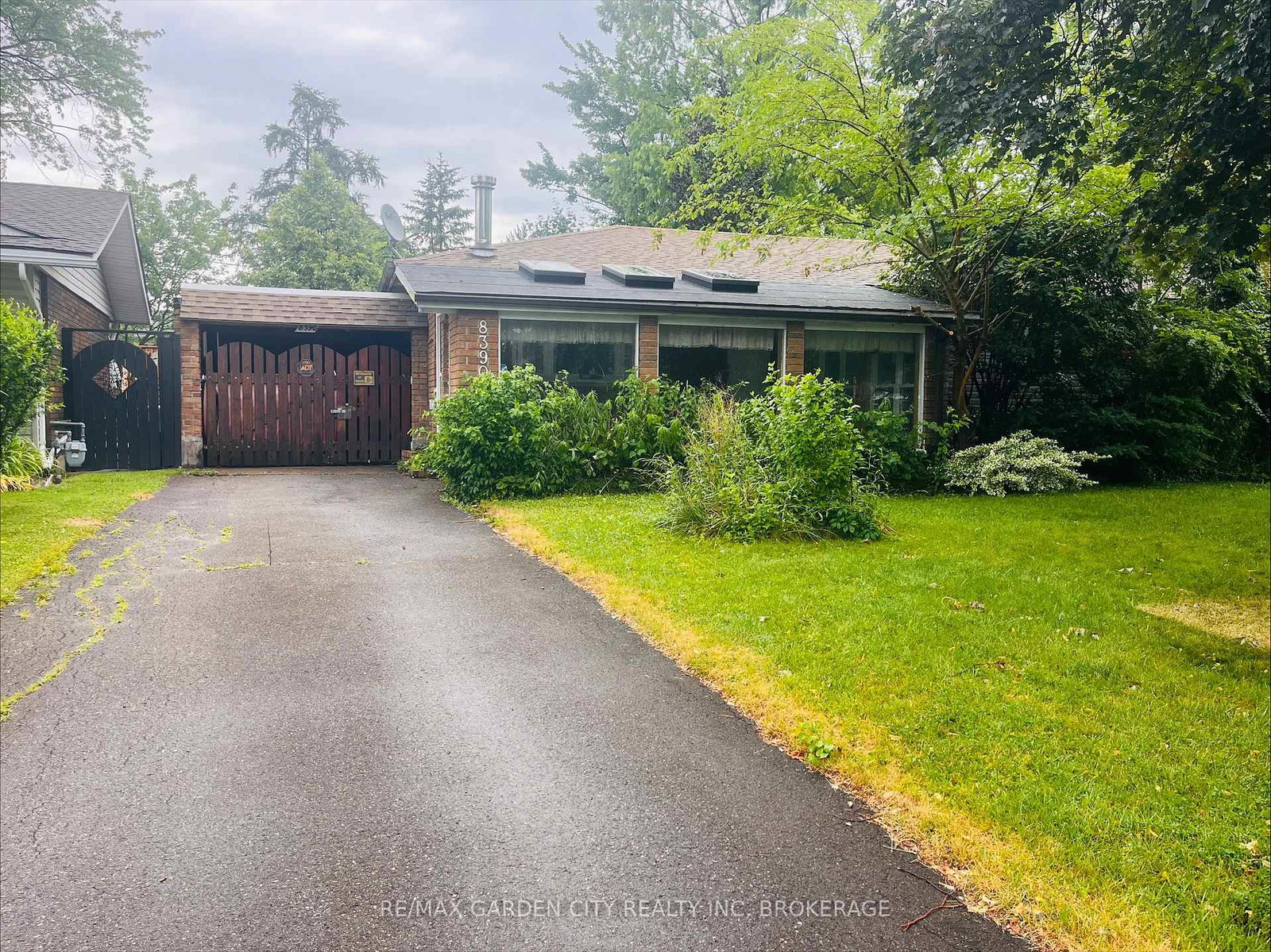 8390-breadner-crescent-niagara-falls-ontario-x12259612