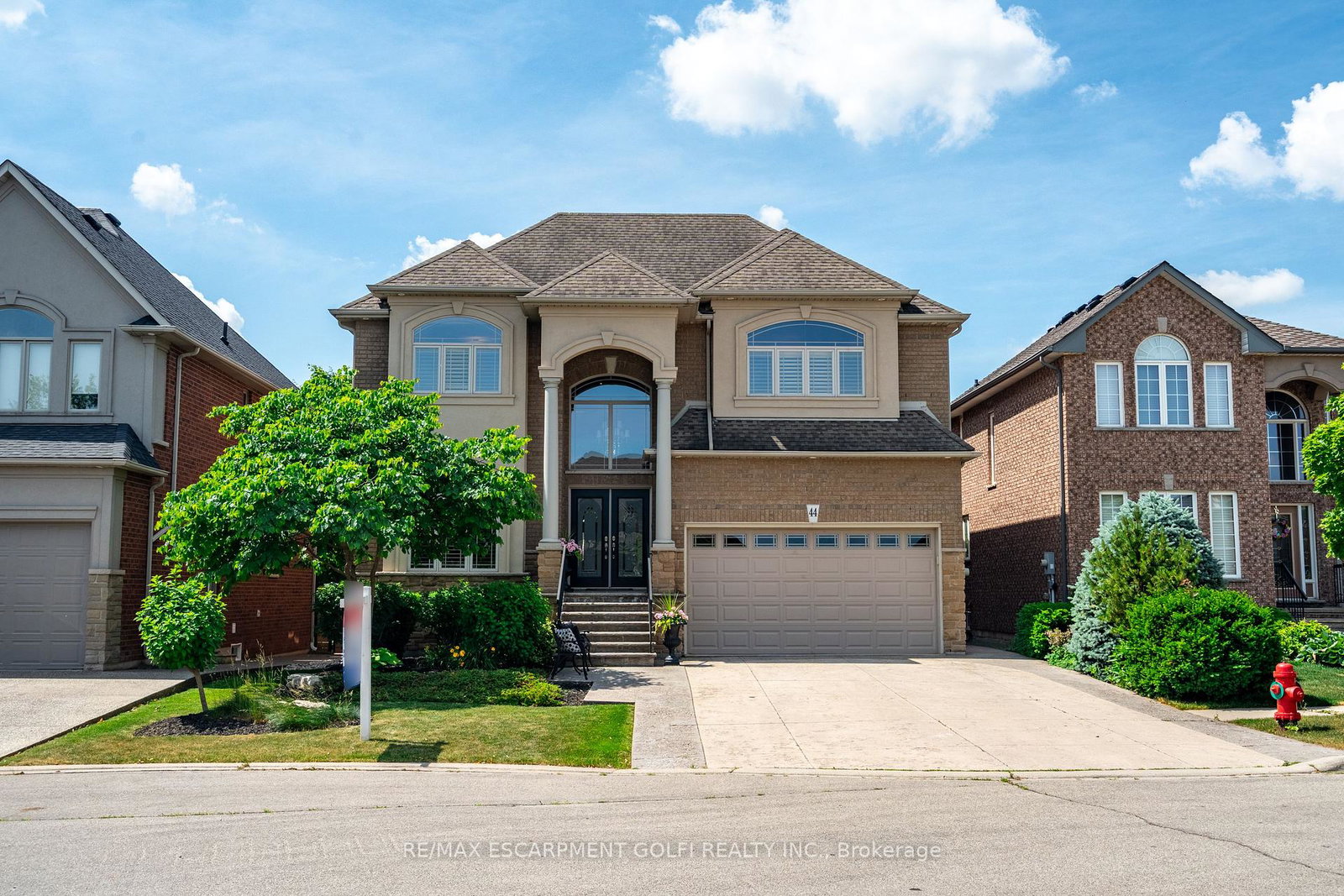 44-parkmanor-drive-hamilton-ontario-x12259657