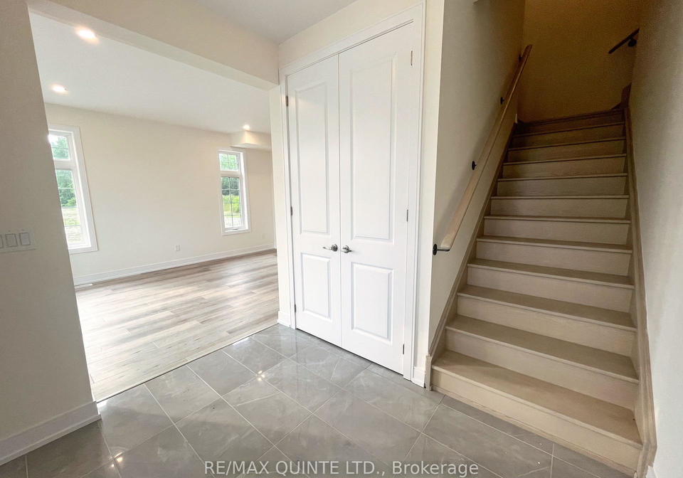 23-east-vista-terrace-quinte-west-ontario-x12260102