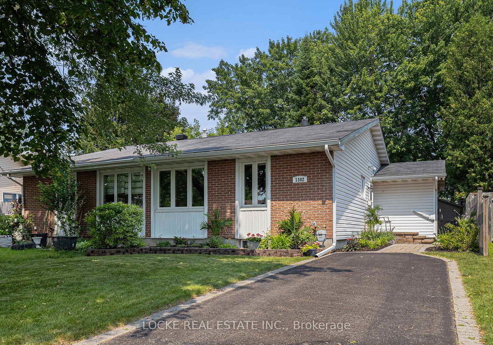 1382-leigh-crescent-ottawa-ontario-x12260329