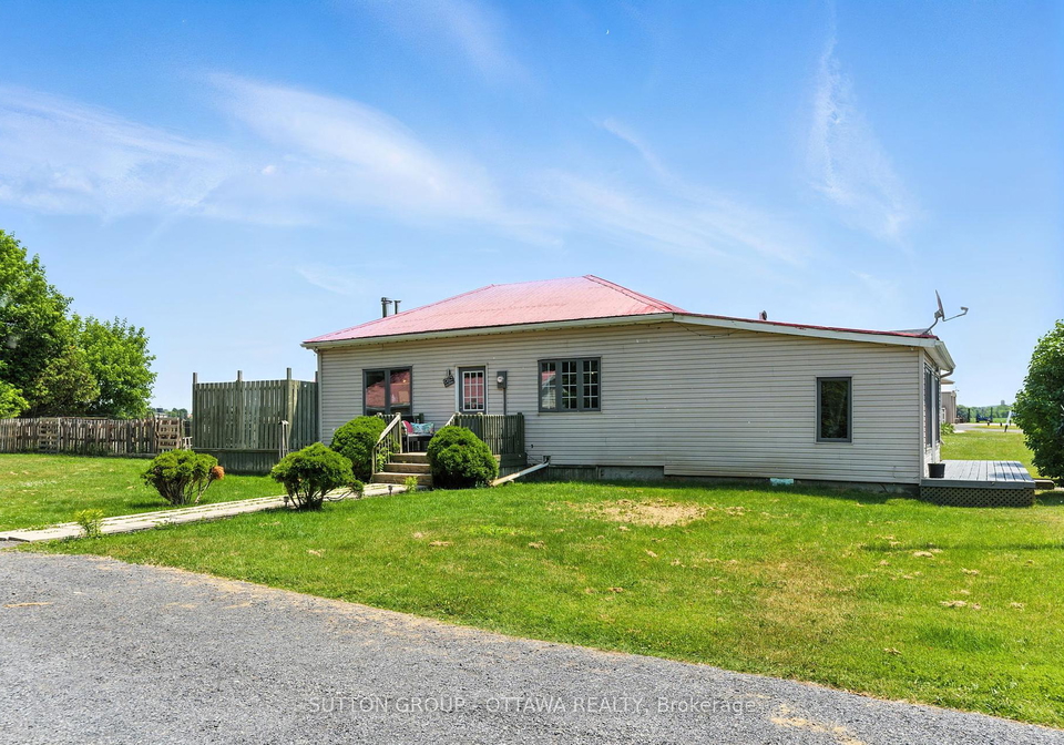 683-county-road-18-hawkesbury-ontario-x12260379