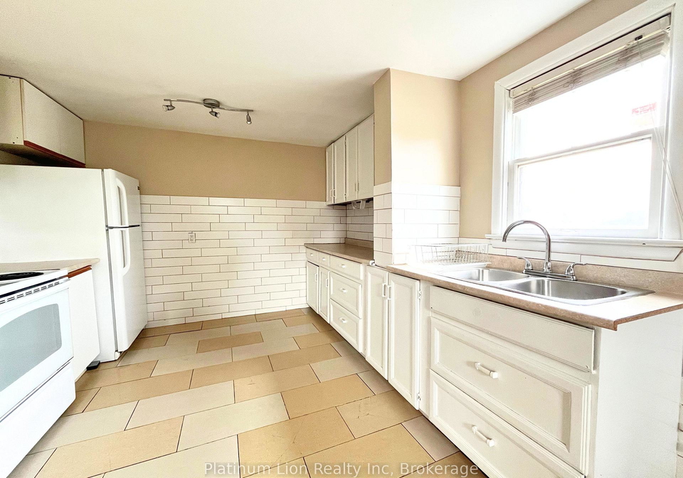 114-west-avenue-n-hamilton-ontario-x12260555