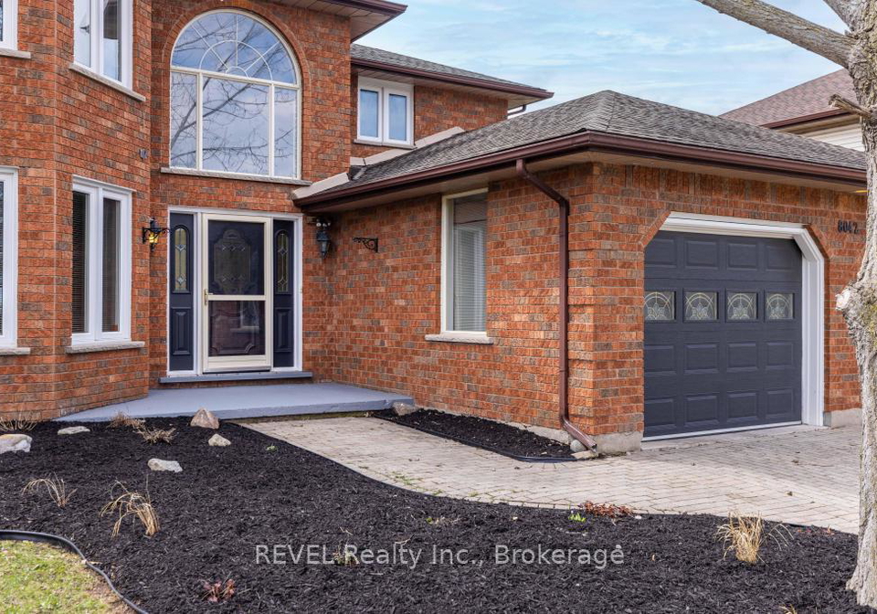 8042-oakridge-drive-niagara-falls-ontario-x12260755