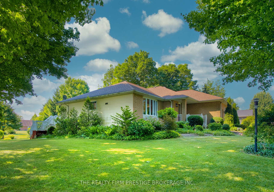 25189-gray-line-west-elgin-ontario-x12260757