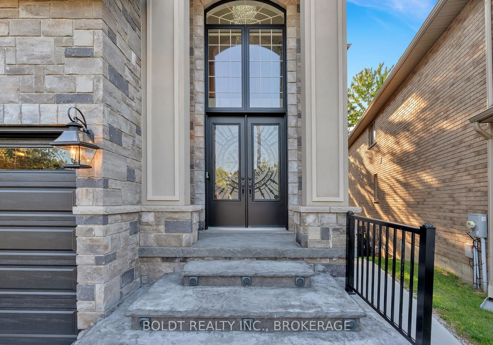 47-lorupe-court-hamilton-ontario-x12260876