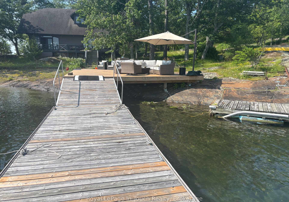 b415-bernyk-island-e-the-archipelago-ontario-x12261058