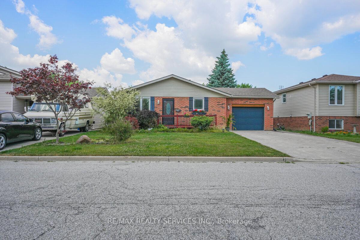 13-massey-drive-chatham-kent-ontario-x12261113