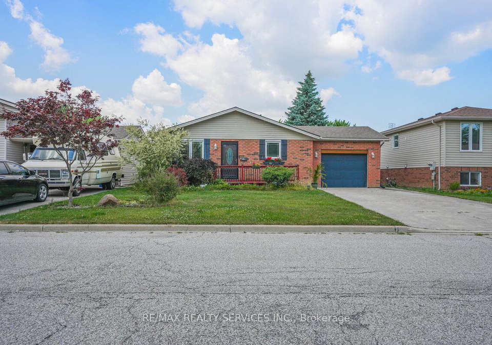 13-massey-drive-chatham-kent-ontario-x12261113