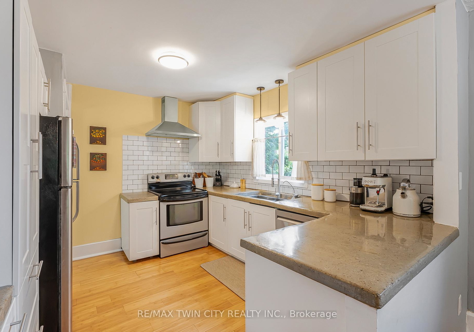 35-moore-avenue-n-waterloo-ontario-x12261201