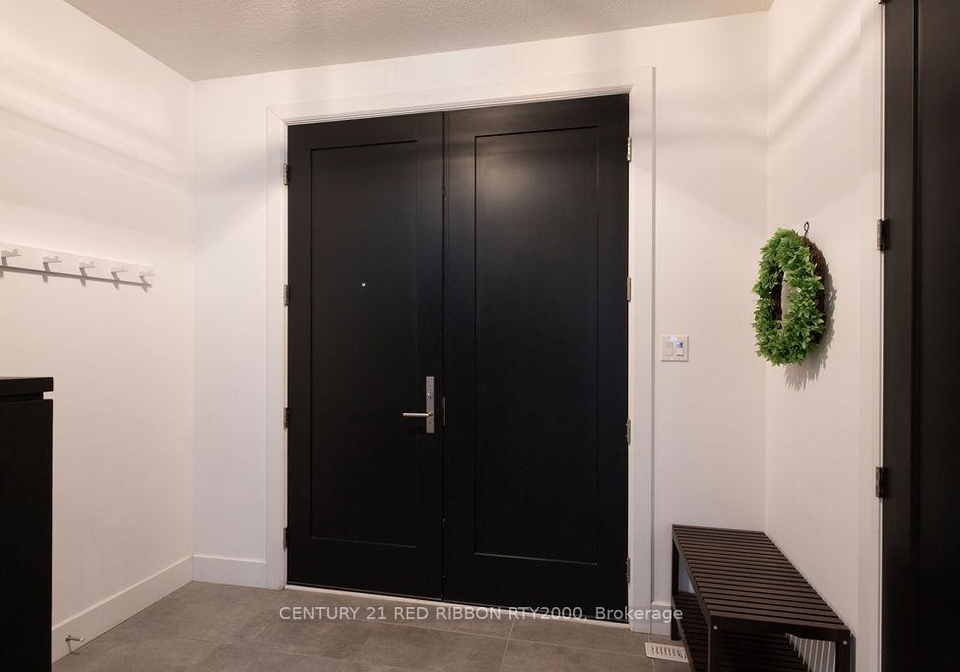 2555-terry-fox-court-strathroy-caradoc-ontario-x12261665