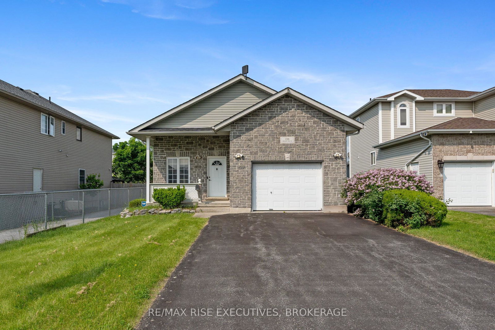 138-speers-boulevard-loyalist-ontario-x12261863