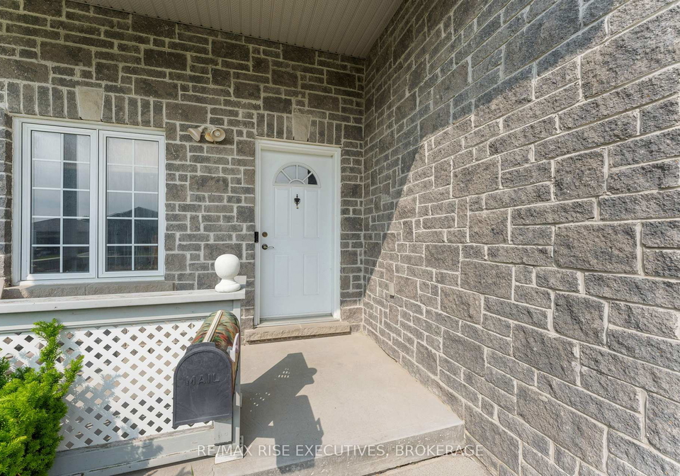 138-speers-boulevard-loyalist-ontario-x12261863