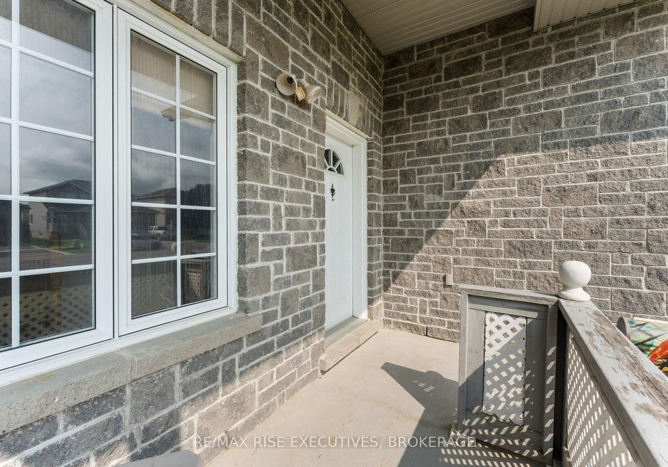 138-speers-boulevard-loyalist-ontario-x12261863