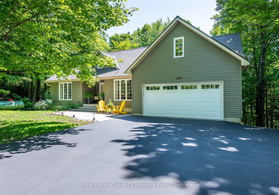 1601-skyline-drive-huntsville-ontario-x12261893