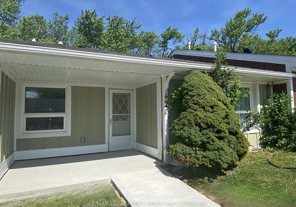 42-szollosy-circle-hamilton-ontario-x12262074