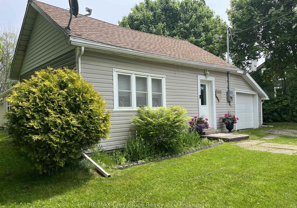 523-tyson-street-south-bruce-peninsula-ontario-x12262256