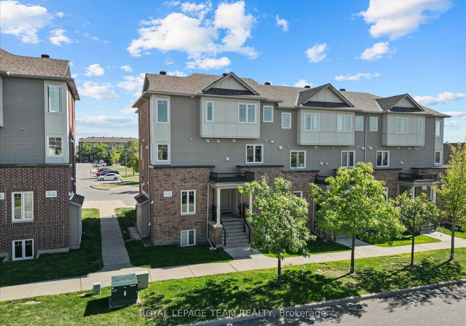 282-espin-heights-ottawa-ontario-x12262321
