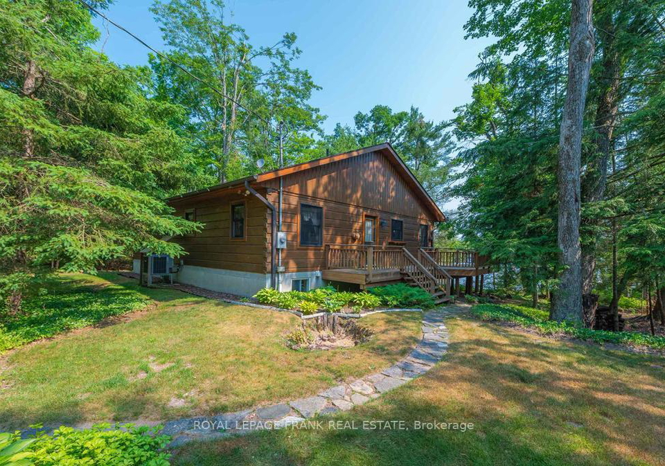 2160-fire-route-20-selwyn-ontario-x12262385