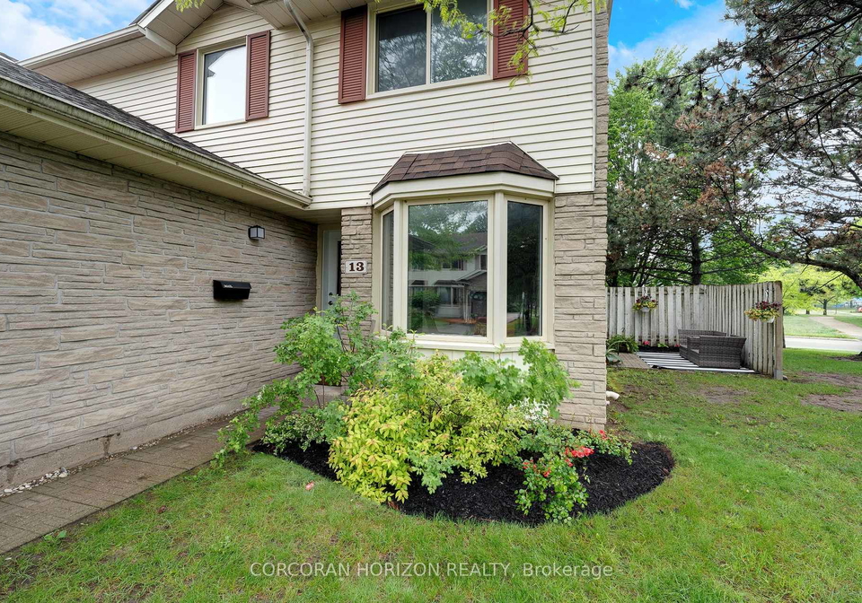 476-kingscourt-drive-waterloo-ontario-x12263743