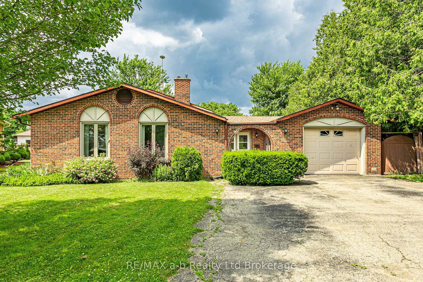 6-kirwin-drive-ingersoll-ontario-x12263895