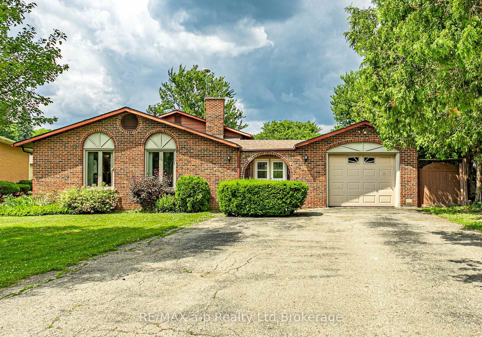 6-kirwin-drive-ingersoll-ontario-x12263895