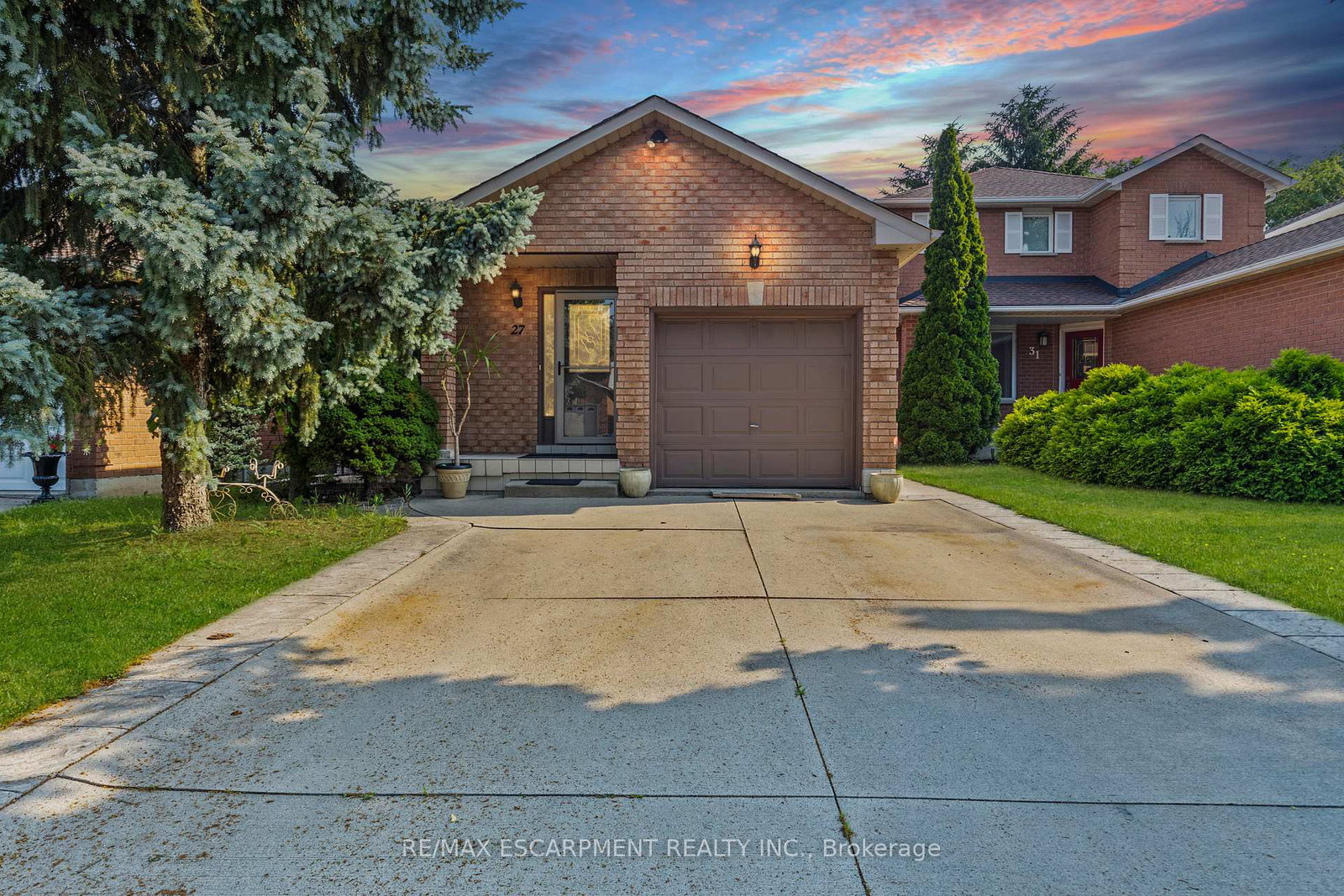 27-cartier-crescent-hamilton-ontario-x12264376