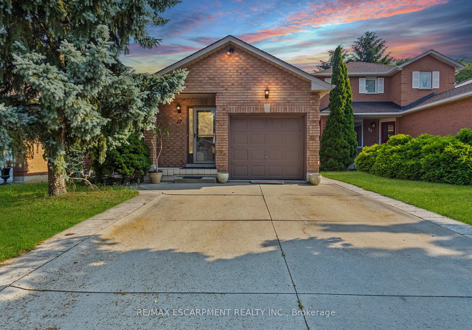 27-cartier-crescent-hamilton-ontario-x12264376