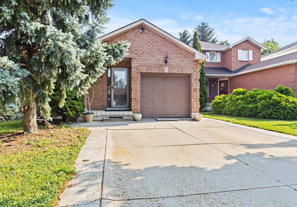 27-cartier-crescent-hamilton-ontario-x12264376