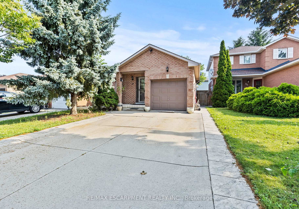 27-cartier-crescent-hamilton-ontario-x12264376