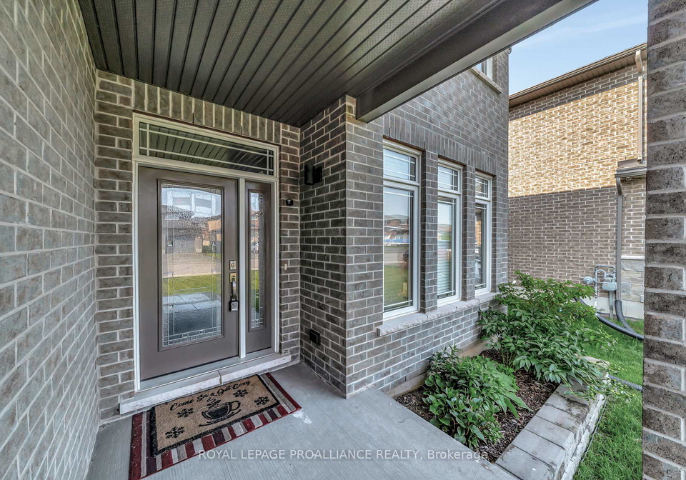 64-crews-crescent-quinte-west-ontario-x12264974