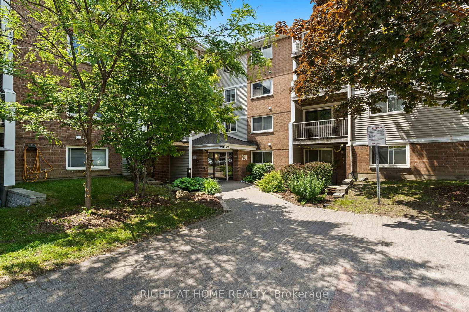 250-brittany-drive-ottawa-ontario-x12264993