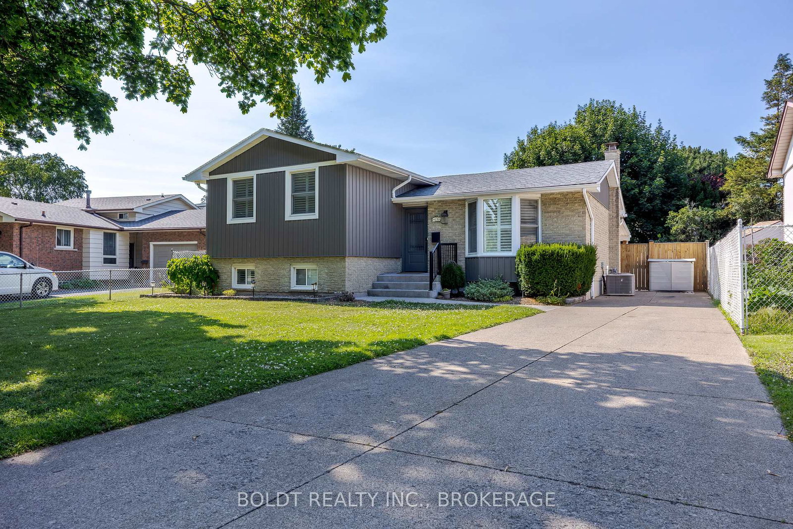 25-greenmeadow-court-st-catharines-ontario-x12266021