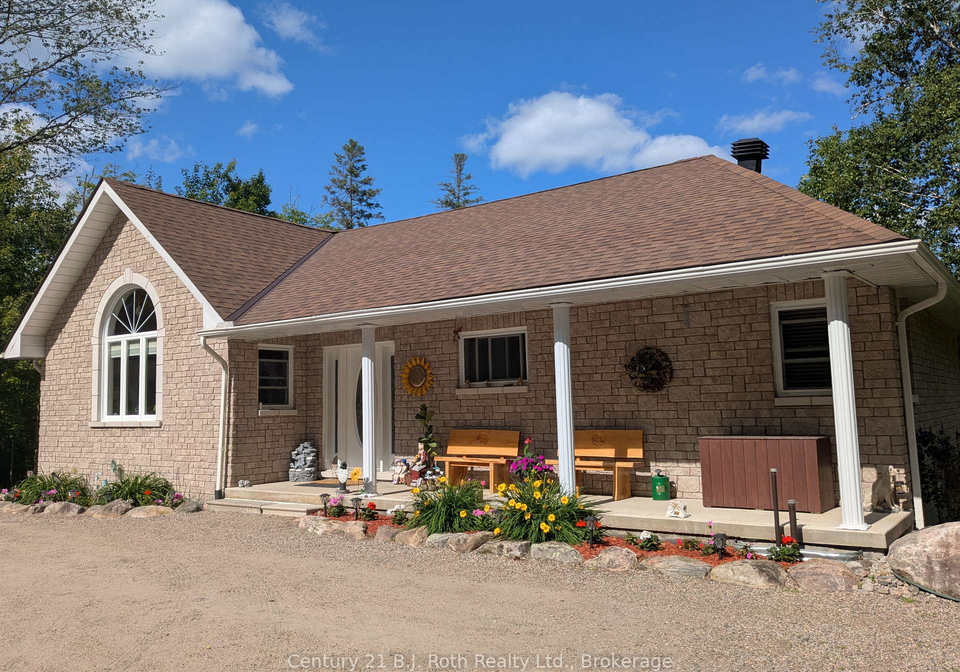 77-holden-road-magnetawan-ontario-x12266253