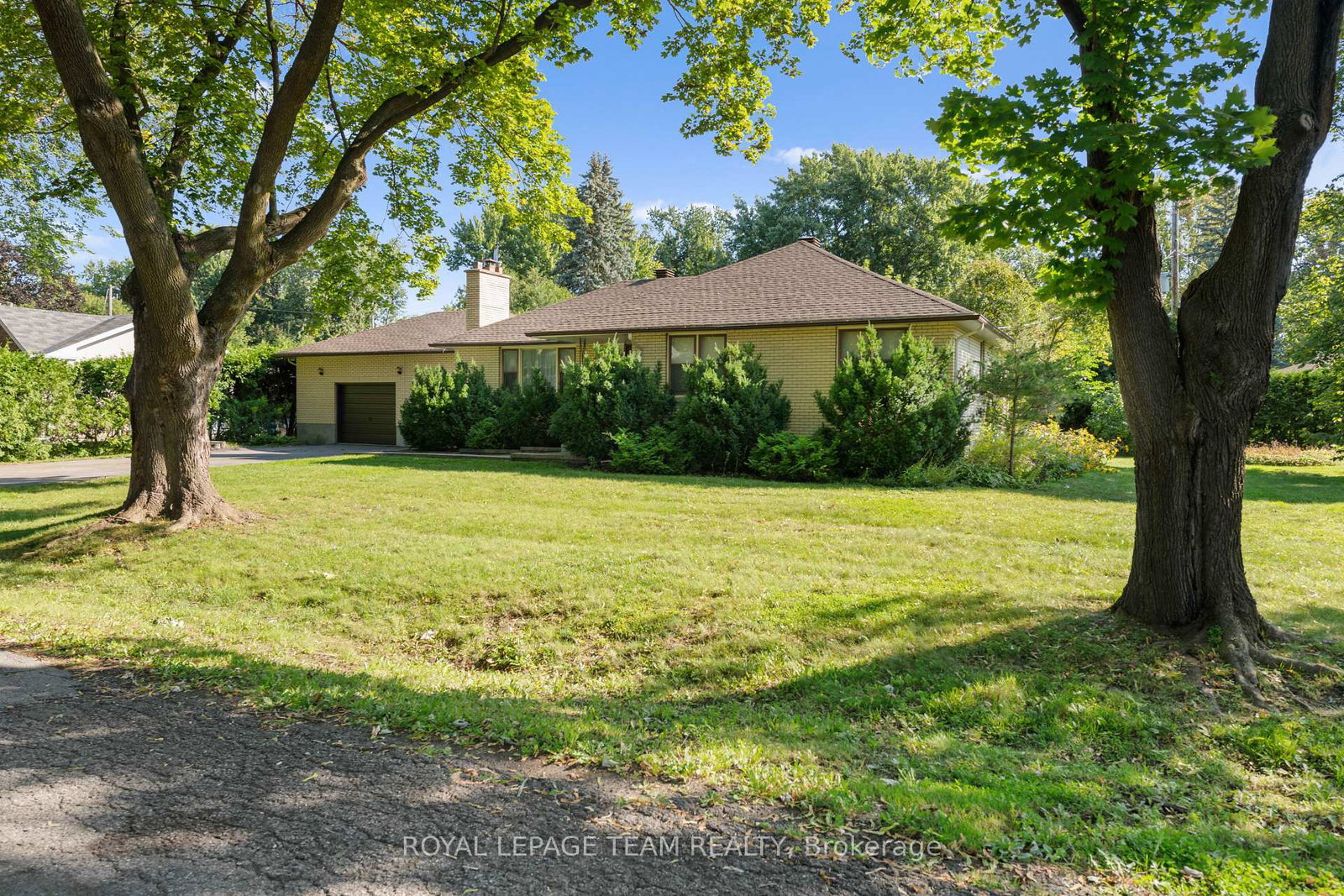 873-dunlevie-avenue-ottawa-ontario-x12267331